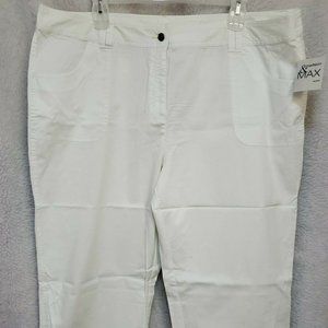Madison & Max NWT White Tropical Bloom Capri Pants Size 24W